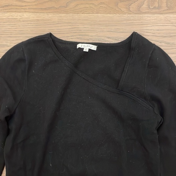 Z Supply asymmetrical black sweater - Picture 2 of 3